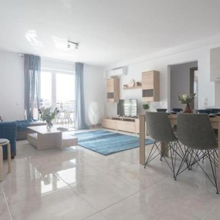New Spacious Apartment Located In El Pireo Exterior foto